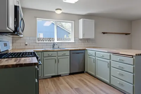 1131 NE Locksley Drive Bend OR 97701