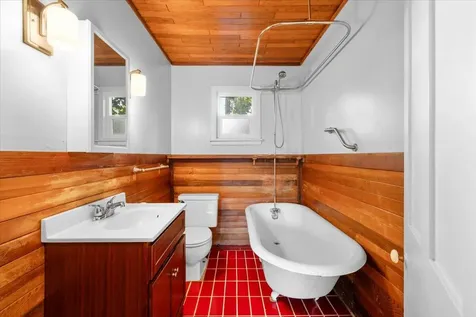 1040 E Main Street Ashland OR 97520