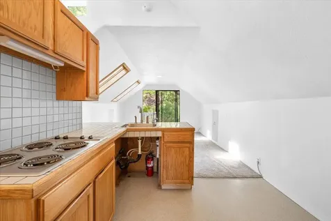 1040 E Main Street Ashland OR 97520