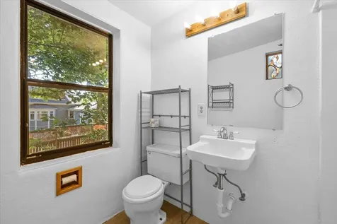 1040 E Main Street Ashland OR 97520