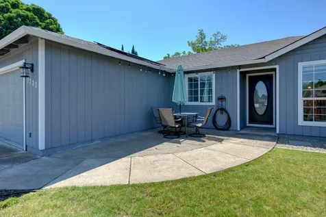 1733 Jessica Circle Central Point OR 97502