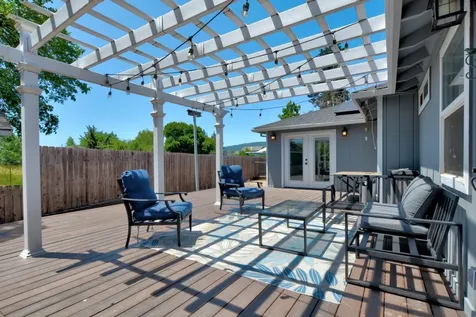 1733 Jessica Circle Central Point OR 97502
