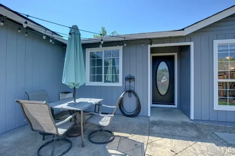 1733 Jessica Circle Central Point OR 97502