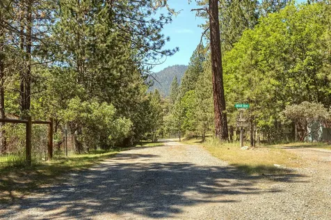 7211 W Evans Creek Road Rogue River OR 97537