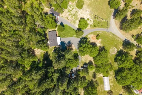 7211 W Evans Creek Road Rogue River OR 97537