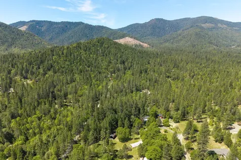 7211 W Evans Creek Road Rogue River OR 97537