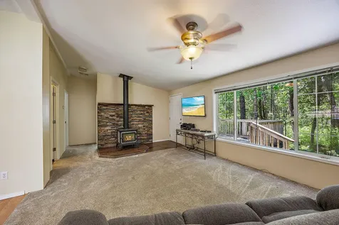 7211 W Evans Creek Road Rogue River OR 97537