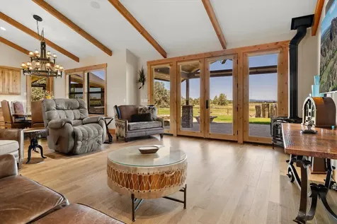 7215 NE 33rd Street Redmond OR 97756