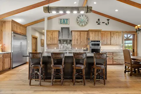 7215 NE 33rd Street Redmond OR 97756