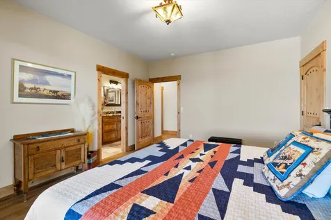7215 NE 33rd Street Redmond OR 97756