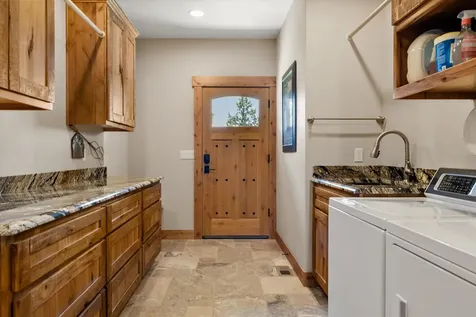 7215 NE 33rd Street Redmond OR 97756