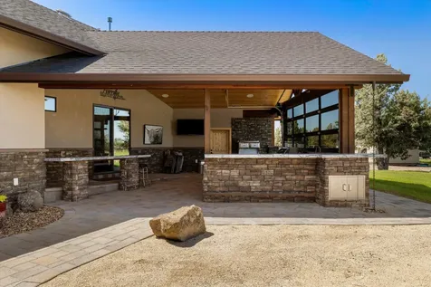 7215 NE 33rd Street Redmond OR 97756