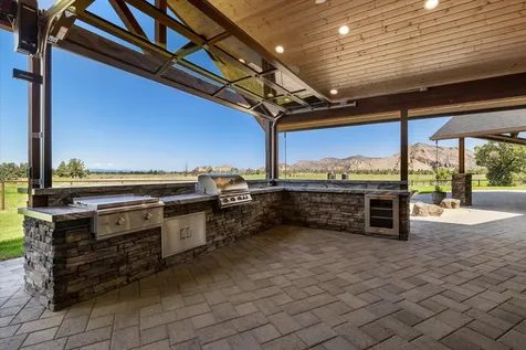 7215 NE 33rd Street Redmond OR 97756