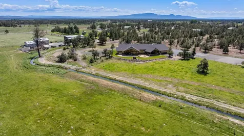 7215 NE 33rd Street Redmond OR 97756
