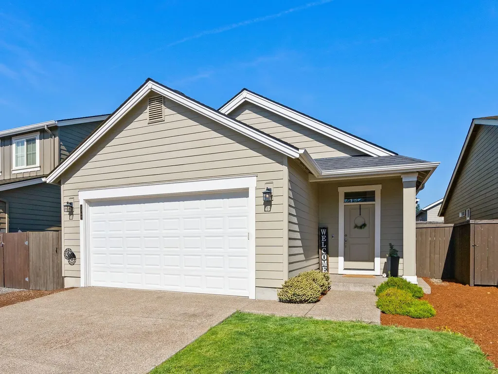 1360 NW Campanella Way Estacada OR 97023