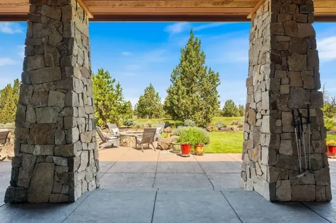 22884 Moss Rock Drive Bend OR 97701
