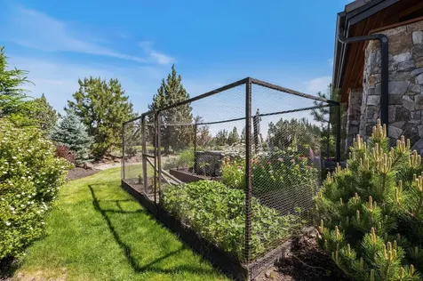 22884 Moss Rock Drive Bend OR 97701