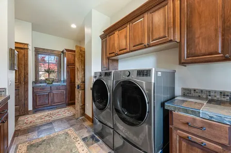 22884 Moss Rock Drive Bend OR 97701