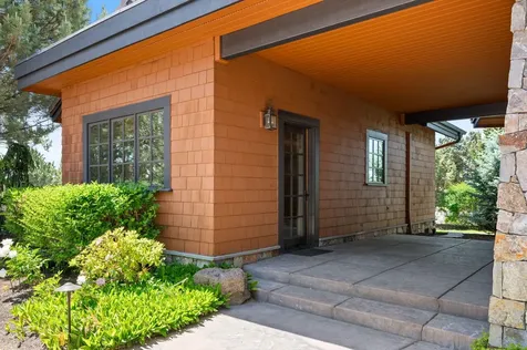 22884 Moss Rock Drive Bend OR 97701