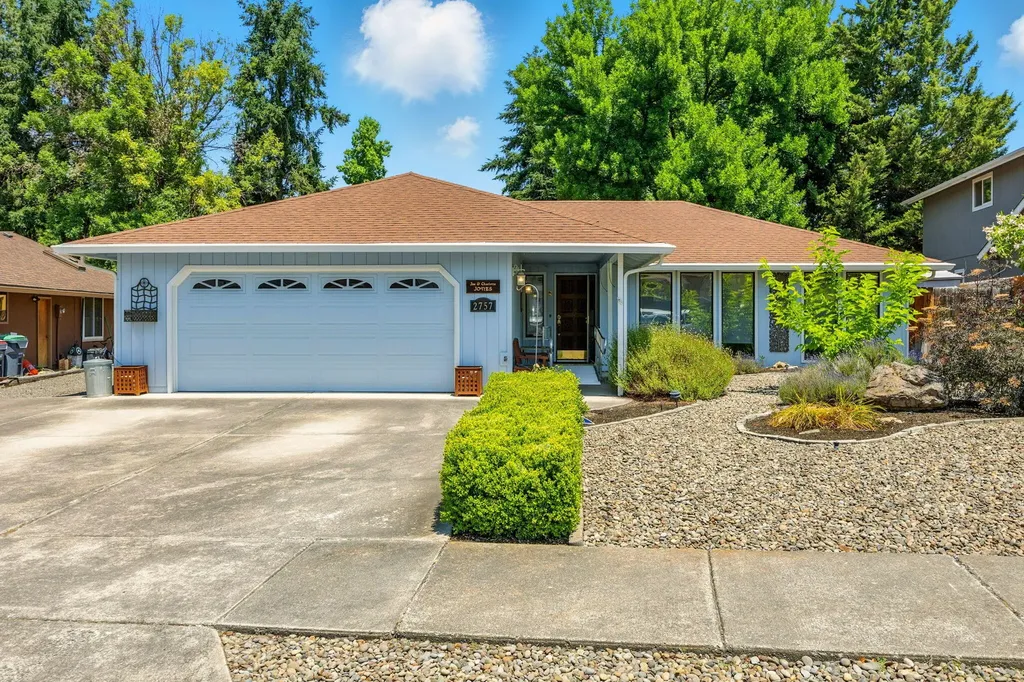 2757 Rosewood Street Medford OR 97504