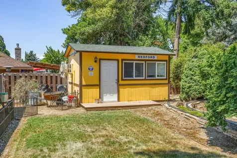 2757 Rosewood Street Medford OR 97504