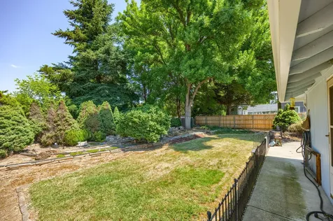 2757 Rosewood Street Medford OR 97504