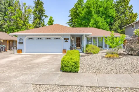 2757 Rosewood Street Medford OR 97504