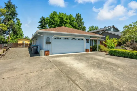 2757 Rosewood Street Medford OR 97504