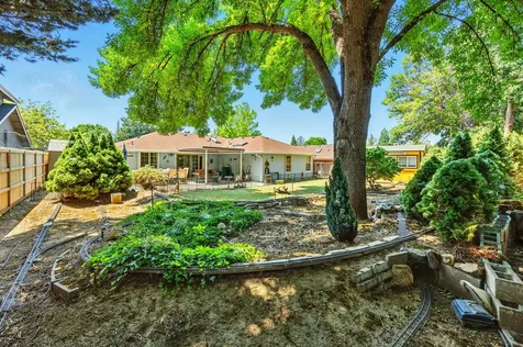 2757 Rosewood Street Medford OR 97504