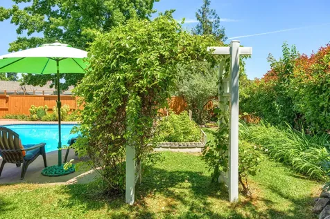 1143 Mira Mar Avenue Medford OR 97504