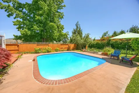 1143 Mira Mar Avenue Medford OR 97504