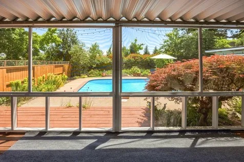 1143 Mira Mar Avenue Medford OR 97504