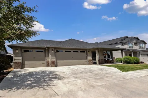 2535 NW Hemlock Way Redmond OR 97756