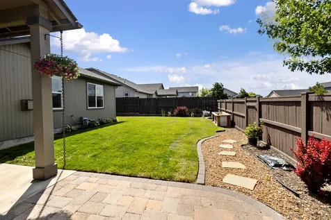 2535 NW Hemlock Way Redmond OR 97756