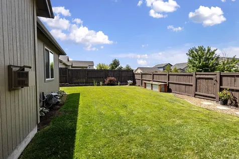 2535 NW Hemlock Way Redmond OR 97756