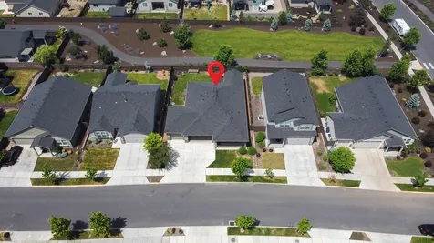 2535 NW Hemlock Way Redmond OR 97756