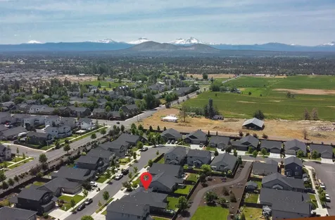2535 NW Hemlock Way Redmond OR 97756