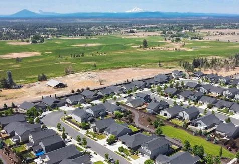 2535 NW Hemlock Way Redmond OR 97756
