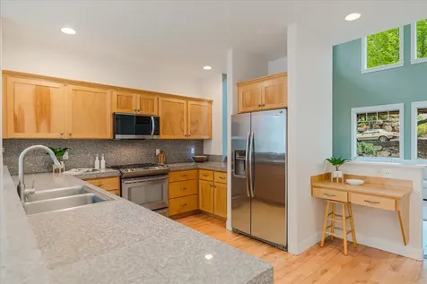 578 NW Greyhawk Avenue Bend OR 97703