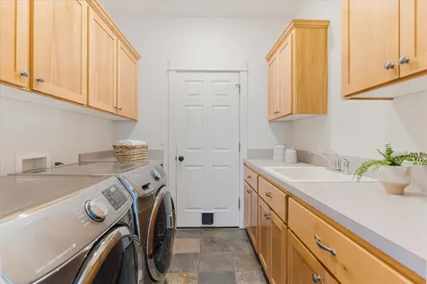 578 NW Greyhawk Avenue Bend OR 97703
