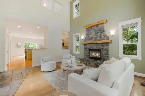 578 NW Greyhawk Avenue Bend OR 97703