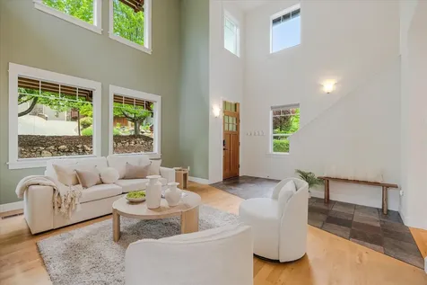 578 NW Greyhawk Avenue Bend OR 97703