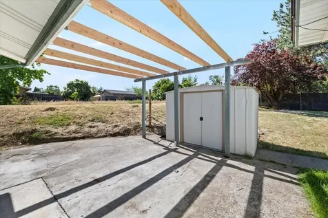 1652 Johnson Street Medford OR 97504