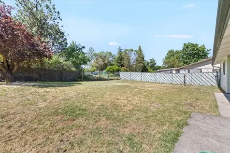 1652 Johnson Street Medford OR 97504