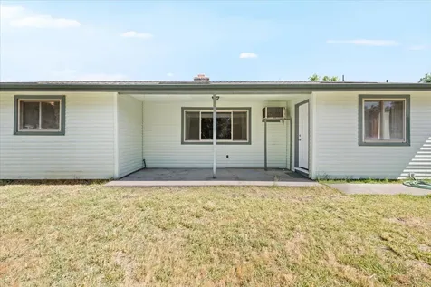 1652 Johnson Street Medford OR 97504