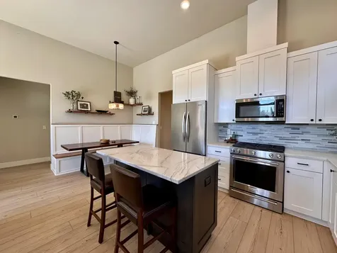 63089 NW Via Cambria Bend OR 97703