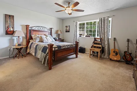 2459 NW 22nd Street Redmond OR 97756