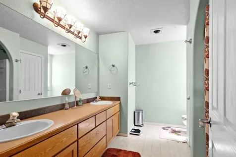 2459 NW 22nd Street Redmond OR 97756