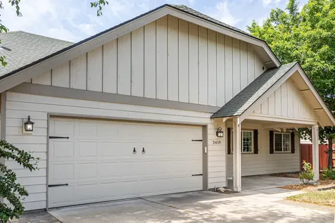 2459 NW 22nd Street Redmond OR 97756