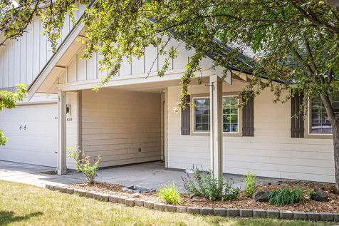 2459 NW 22nd Street Redmond OR 97756